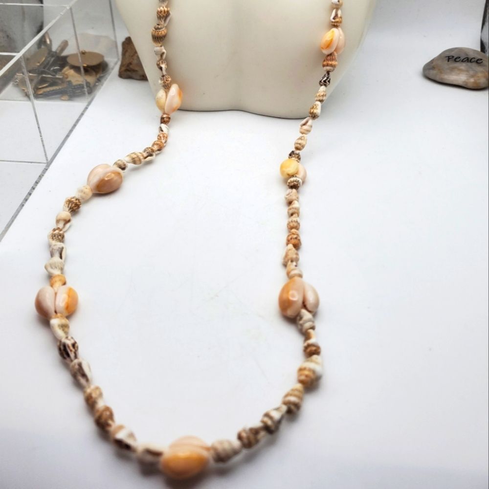 Seashell Hawaiian cutie‎ necklace